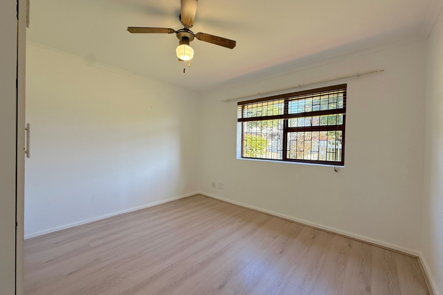To Let 2 Bedroom Property for Rent in Oakglen Western Cape